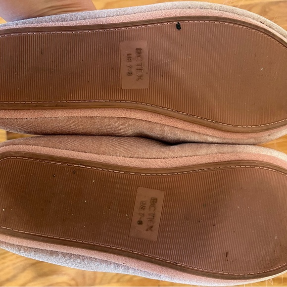 Cozy Pink Fluffy Women's Slippers - Picture 2 of 2